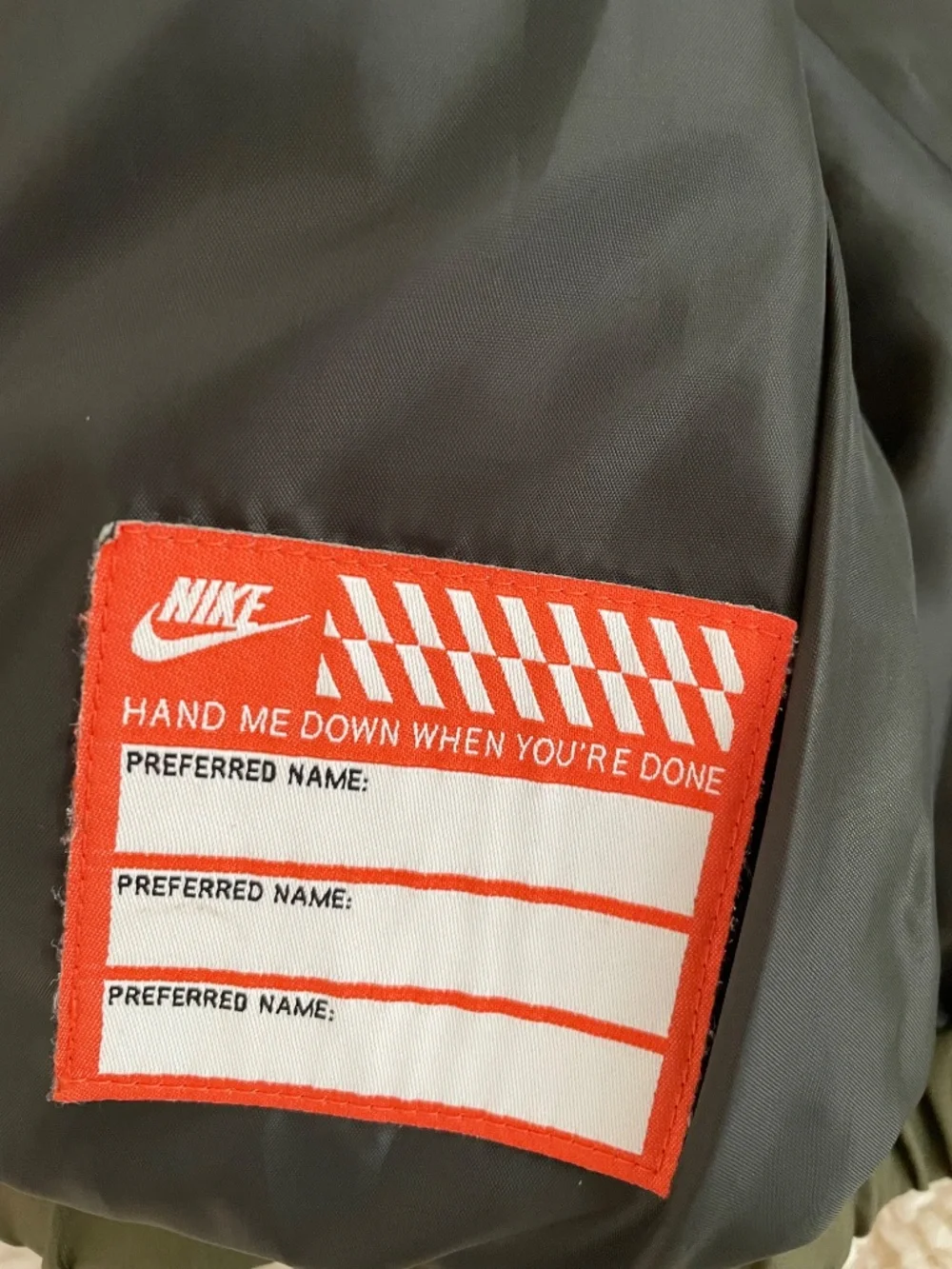 NWOT ~ Nike Kids Puffer Jacket ~Size 6-7